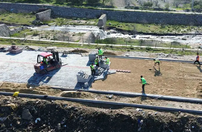 Aydın Büyükşehir’den Buharkent’te yol yapım çalışması
