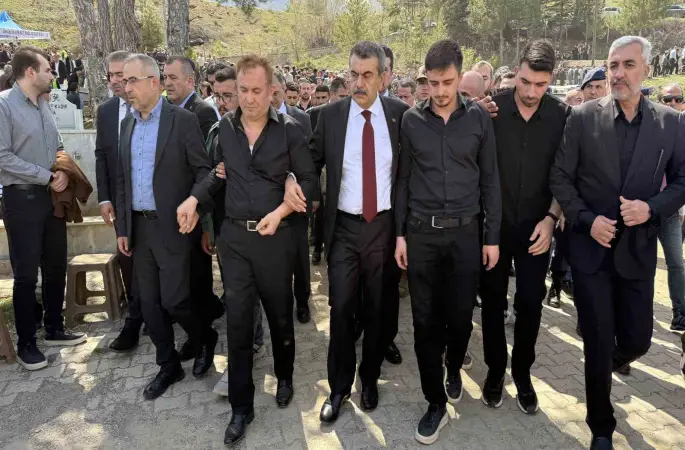 Ayla öğretmenin eşi: "Gurur duyuyorum, buraya ev yaptıracaktık, cenazesi geldi"
