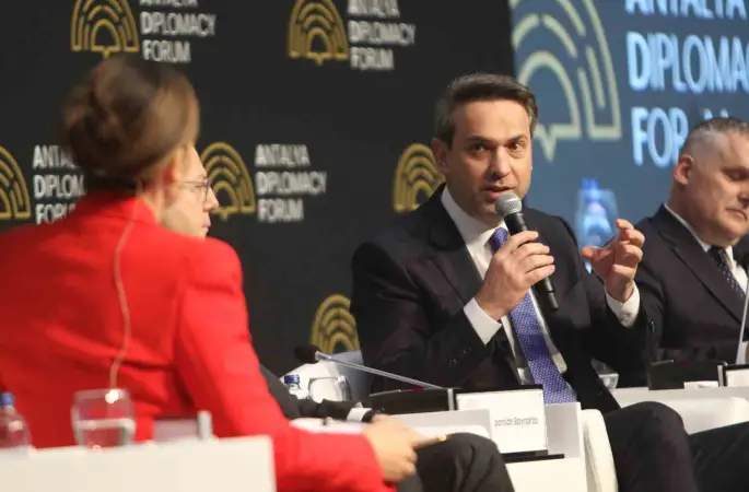 Bakan Bayraktar: "Türkiye enerji piyasalarında geçmişte yaşanan çok yönlü sarsıntılar nedeniyle önemli bir direnç kazandı"
