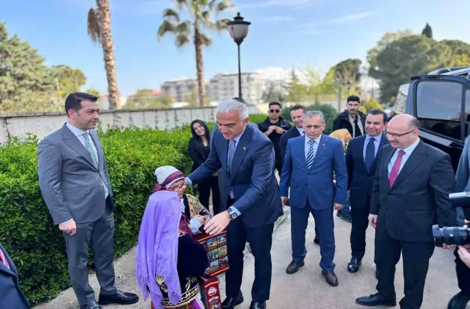 Bakan Ersoy: "2025 yılında 27 ülkede gerçekleştirdiğimiz dijital reklam kampanyalarıyla 4,9 milyon gösterim sağladık"
