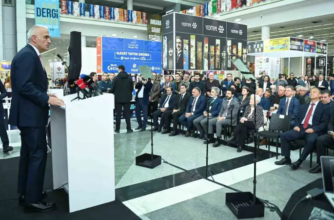 Bakan Ersoy: "Bin 300 halk kütüphanesiyle 800 bin metrekareye ulaşarak rekor kırdık"
