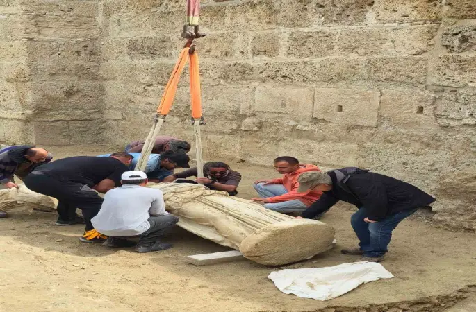 Bakan Ersoy: "Laodikeia Batı Tiyatrosu’nda yürüttüğümüz çalışmalar, geçmişin izlerini gün yüzüne çıkarmayı sürdürüyor"
