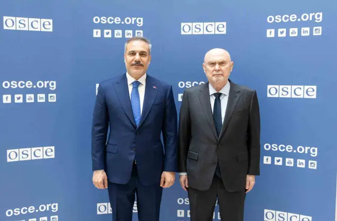 Bakan Fidan, AGİT Genel Sekreteri Sinirlioğlu ile bir araya geldi
