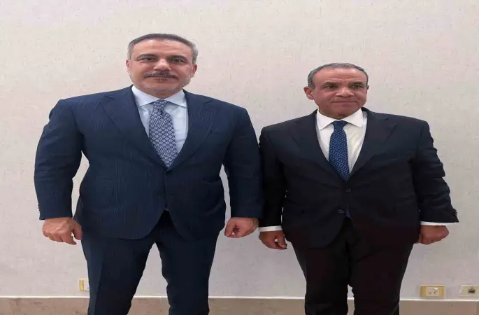 Bakan Fidan, Mısırlı mevkidaşı Abdelatty ve Pakistan Başbakanı Şerif ile bir araya geldi
