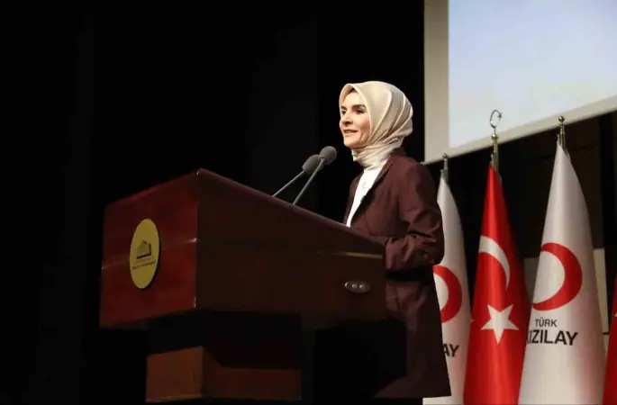 Bakan Göktaş: "Gençlerimizin geleceklerini sağlam adımlarla inşa etmelerini destekleyen bir anlayışla çalışıyoruz"
