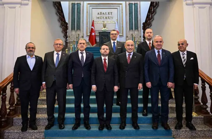 Bakan Gürlek: "10 yılı doldurmayan bir hakim, ticaret mahkemesi başkanı olmayacak"
