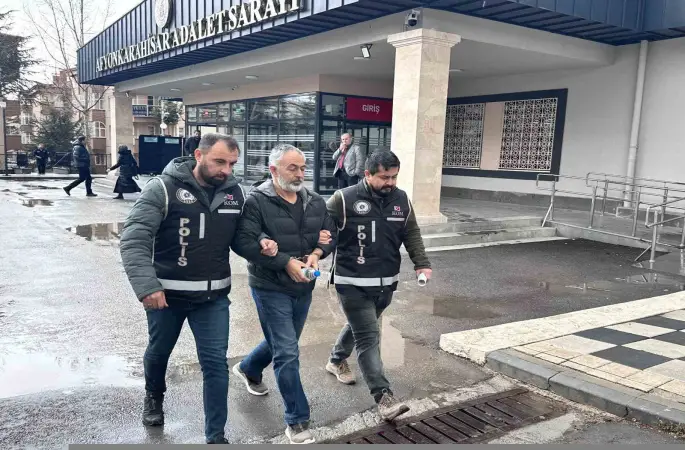 Bakan Gürlek’in tapu kayıtlarını sorgulayan tapu müdürü tutuklandı

