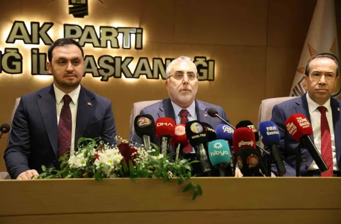 Bakan Işıkhan: "Genç ve kadın işsizlik oranı 13 yılın en düşük seviyesine inmiştir"
