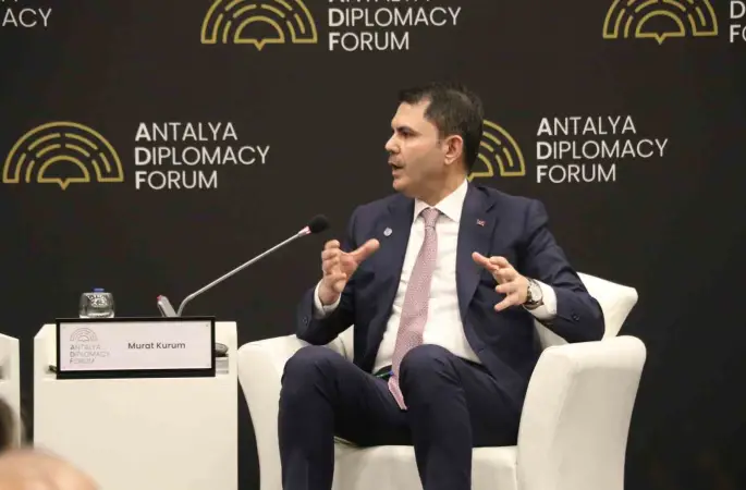 Bakan Murat Kurum’dan yeniden inşa için Türkiye’den küresel seferberlik mesajı

