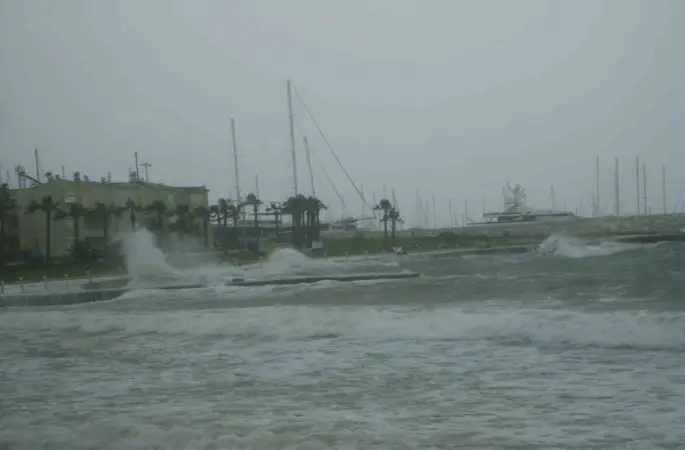 Balıkçılara "fırtına" uyarısı
