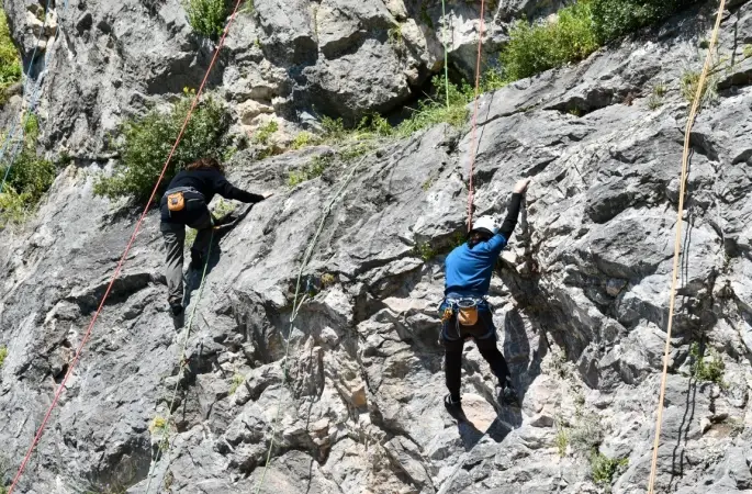 Balıkesir 7. Kaya Tırmanış Şenliği doğa tutkunlarını buluşturdu
