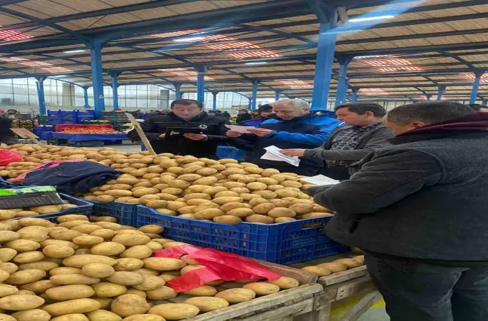 Balıkesir Büyükşehir Belediyesi pazar yerlerini denetliyor
