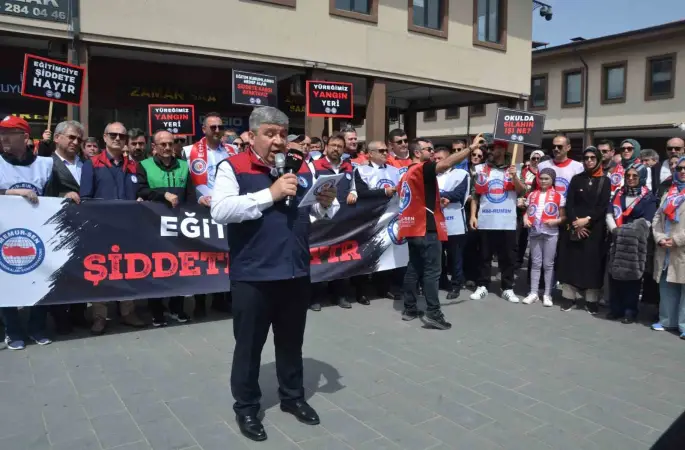 Balıkesir’de Eğitim-Bir-Sen’den Siverek saldırısına protesto
