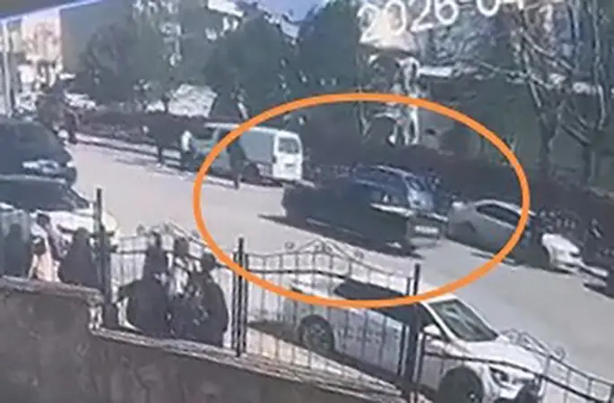 Balkondan düşen 3 yaşındaki çocuk, ağır yaralandı
