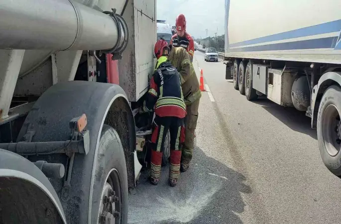 Bandırma’da tanker otomobille çarpıştı: 2 yaralı
