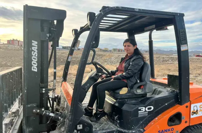 Başarılı forklift operatörü Kardelen İlgen’den; kadınlara "cesur olun" çağırısı
