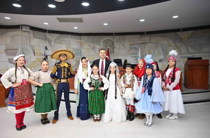 Başkan Akın, dünya çocuklarını ağırladı
