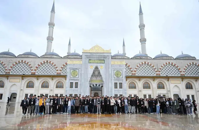 Başkan Altay: "Genç Seyyah projemizle bu yıl 25 bin 920 öğrencimizi daha İstanbul ile buluşturacağız"
