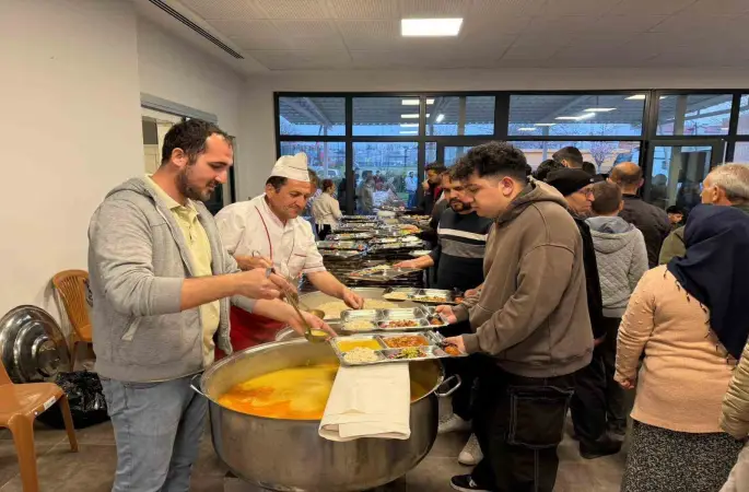 Başkan Arslan, Elmalı Mahallesi hemşehrileriyle iftarda buluştu
