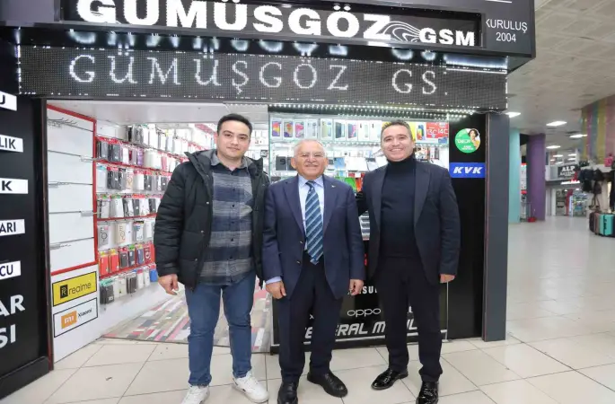 Başkan Büyükkılıç’tan Hunat Çarşısı esnafı ve vatandaşlarla samimi buluşma
