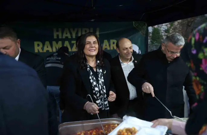 Başkan Çerçioğlu Köşk’te vatandaşlarla iftar sofrasında bir araya geldi
