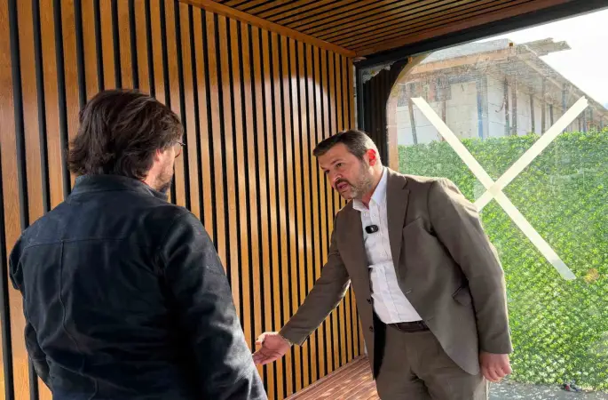 Başkan Çetinkaya yeni nesil otobüs durağında incelemede bulundu
