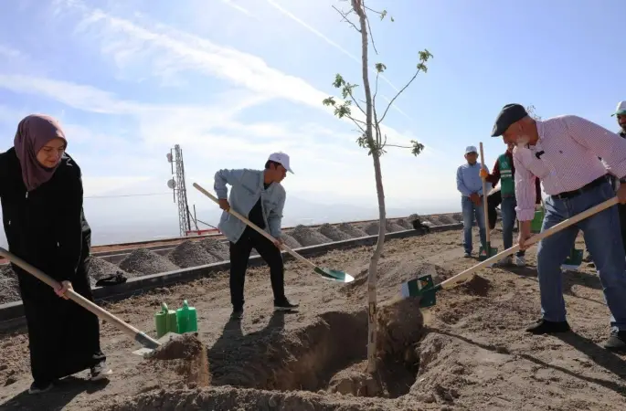 Başkan Çolakbayrakdar: "Çevreye yatırım, çocuklarımızın geleceğine yatırımdır"
