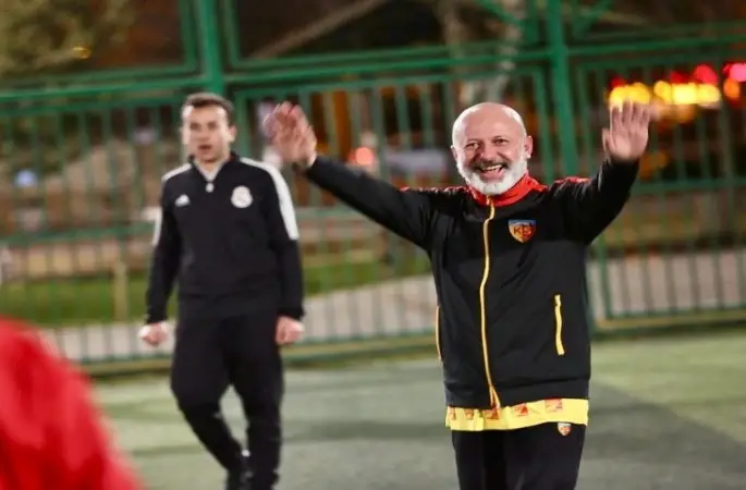 Başkan Çolakbayrakdar: "Şampiyon sporcularımızla gurur duyuyorum"
