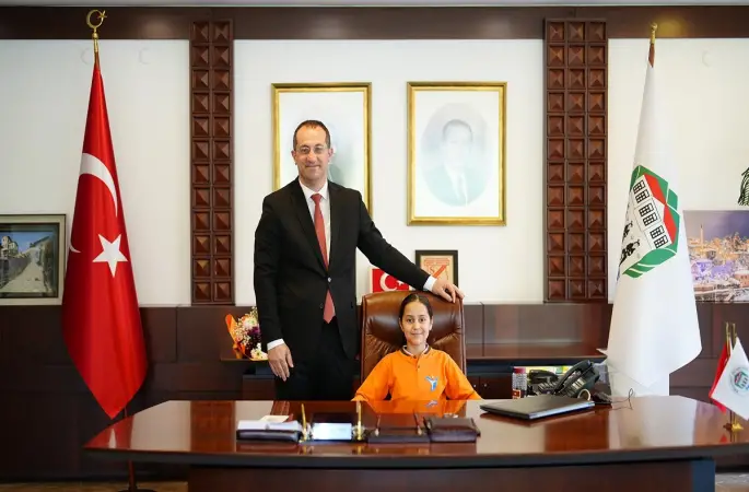 Başkan Ekim koltuğunu miniklere devretti
