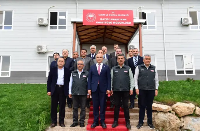 Başkan Er: "Kayısı Enstitüsü alanını Malatyalılara nefes olacak bir projeyle açacağız"
