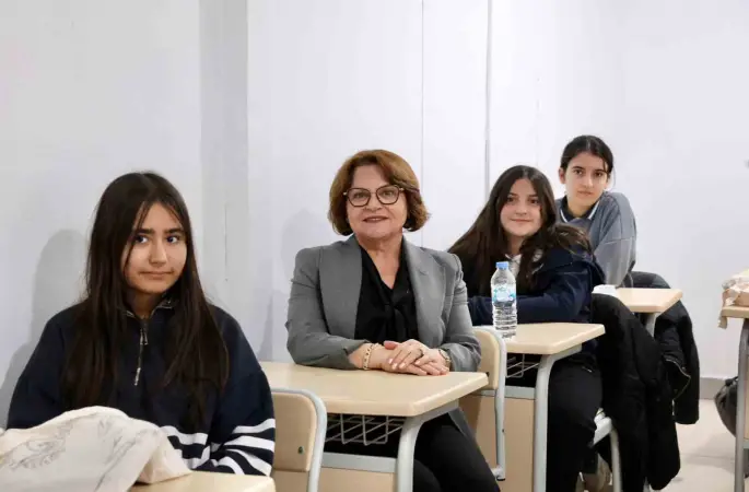 Başkan Gençay: "Onların hayallerine ulaşmaları için tüm imkanlarımızla destek olacağız"
