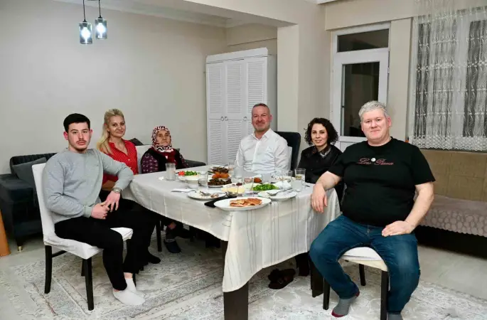 Başkan Karabatı gönül sofrasında buluştu
