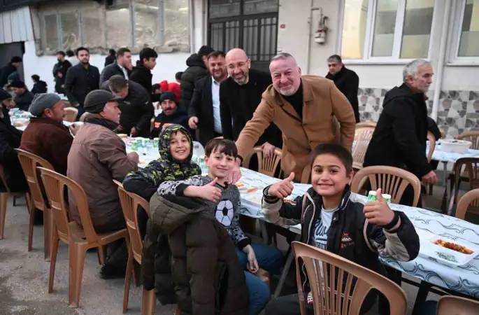 Başkan Karabatı sokak iftarında vatandaşlarla buluştu

