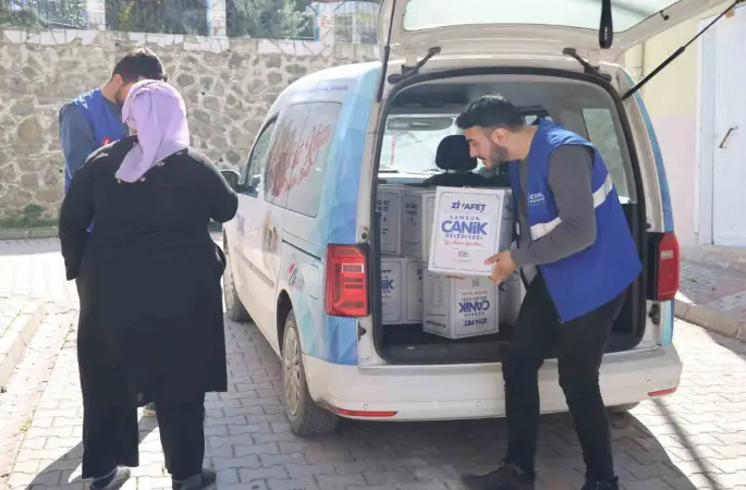 Başkan Sandıkçı: "Sıcak yemek ve diğer desteklerimiz Ramazan ayında da sürecek"
