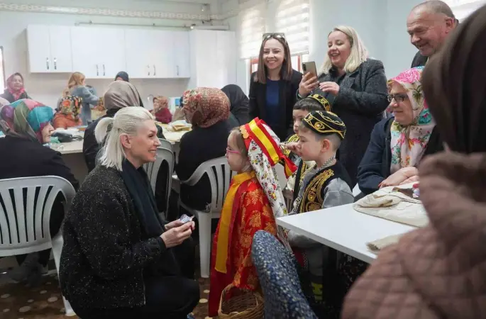 Başkan Subaşı mukabele programına katılan kadınlarla bir araya geldi
