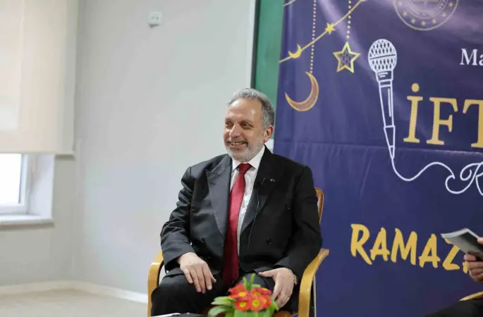 Başkan Yalçın gençlerle Ramazan söyleşisinde
