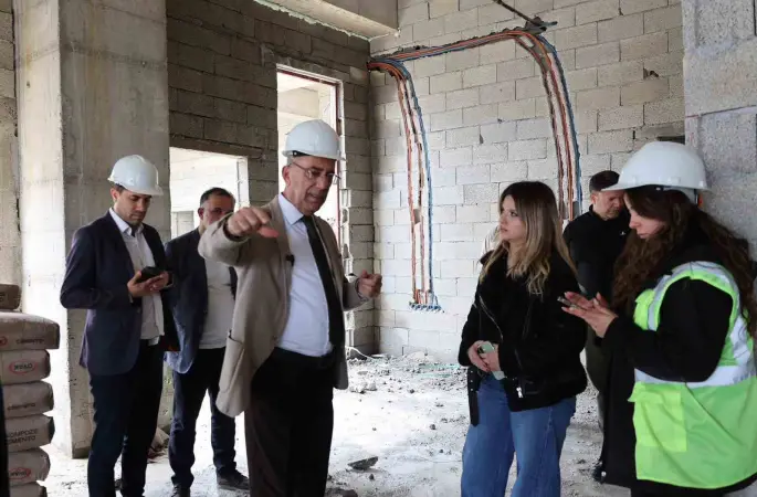 Başkan Yapar, Akasya Mahallesinde yapımı devam eden sosyal tesisi inceledi
