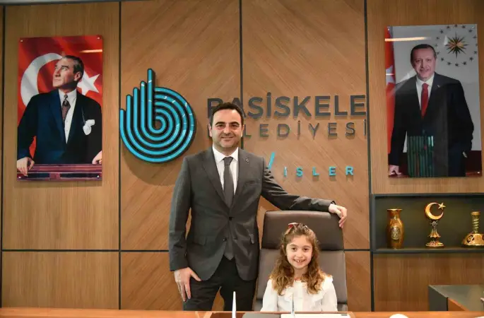 Başkanlık koltuğu 23 Nisan’da öğrenciye emanet edildi
