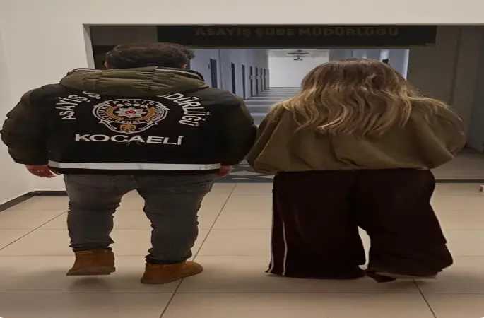 Başkasına ait kredi kartını 35 kez kullandı, Kocaeli’de sahte kimlikle yakalandı
