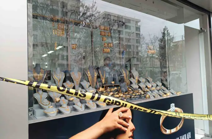 Batman’da kuru sıkı tabancayla kuyumcu soygunu: 1 kilo altın çalındı
