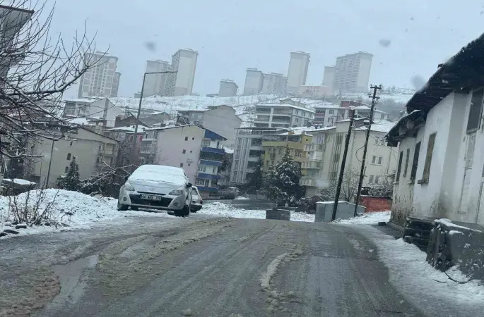 Battalgazi’de kar yağışı sonrası ekipler sahada
