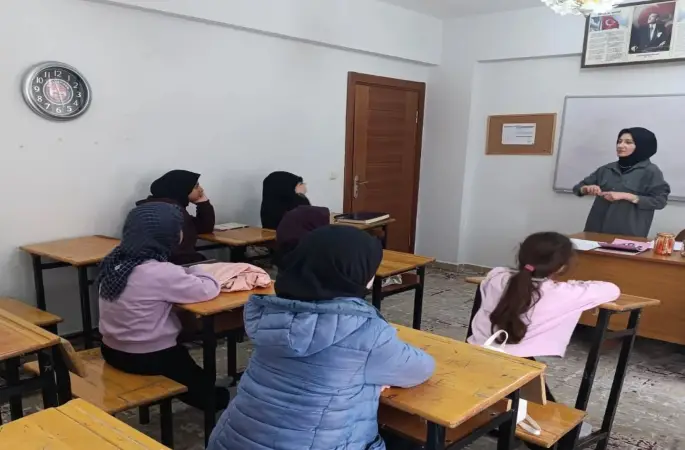 Bayburt’ta öğrencilere güzel ahlak anlatıldı
