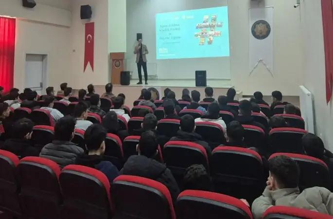 Bayburt’ta öğrencilere yapay zekâ eğitimi verildi
