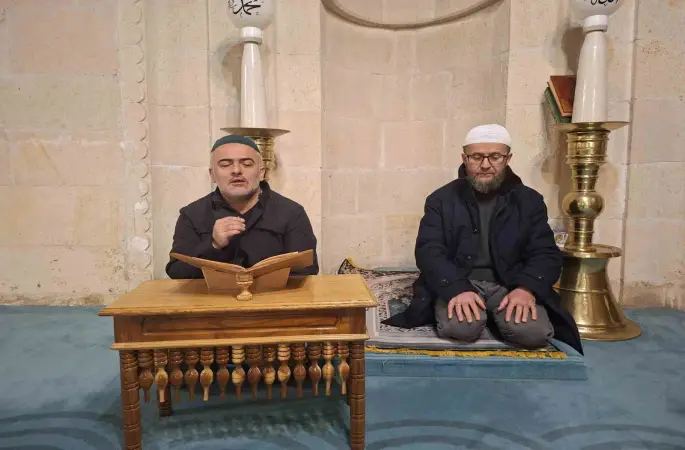 Bayburt’ta şehitler için tarihi camilerde mevlit okundu
