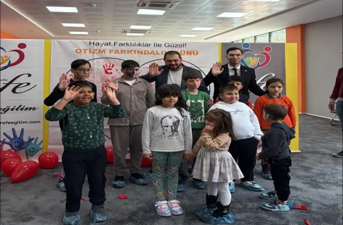 Bayındır’da Otizm Farkındalık Günü’nde renkli bowling şenliği
