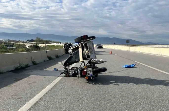Bayındır’da otomobille çarpışan motosikletli yaralandı
