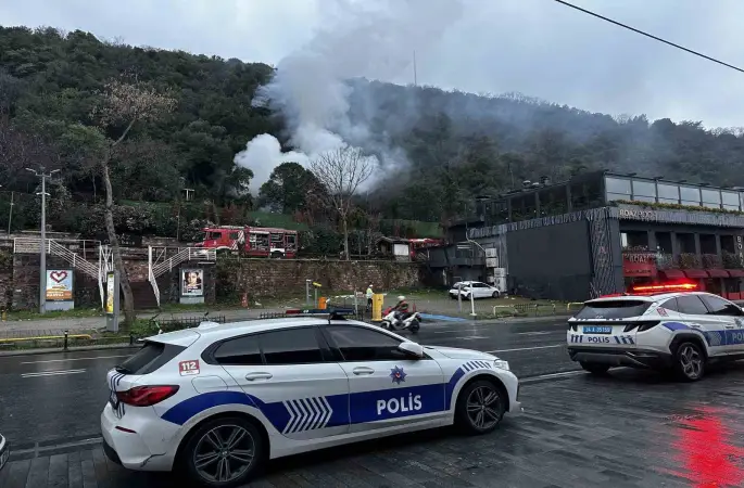 Beşiktaş’ta korkutan yangın: Müştemilat alev alev yandı
