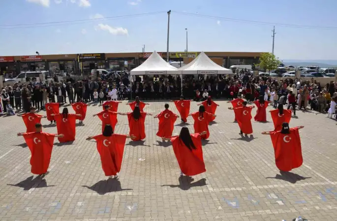 Besni’de 23 Nisan coşkusu
