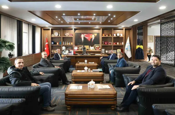 BEÜ ile Bitlis Belediyesi arasında dijital eğitimde iş birliği protokolü imzalandı
