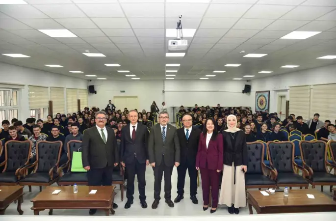 Bilecik’te akademisyenler liselilerle buluştu
